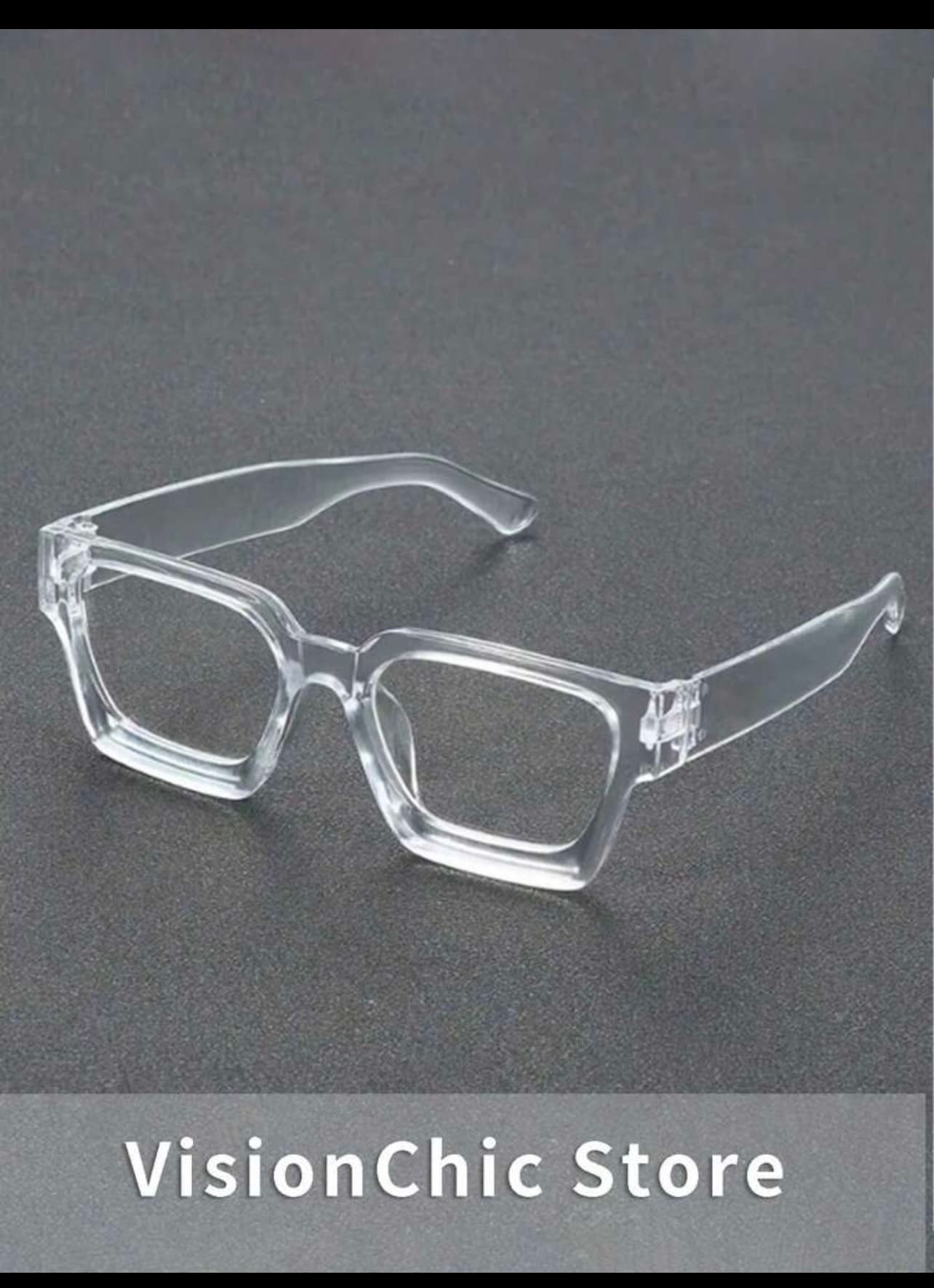 Une paire Lunettes transparentes